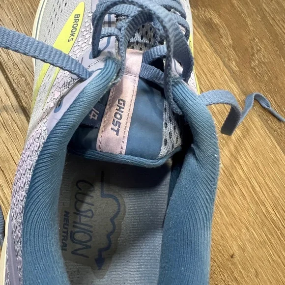 Brooks Ghost 14 Womens Running Shoes EUC - Picture 3 of 9